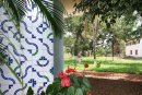 Painel de azulejos, Centro Cultural Mission&aacuterio da CNBB, 1995.. <em>Foto: Patrick Grosner</em>